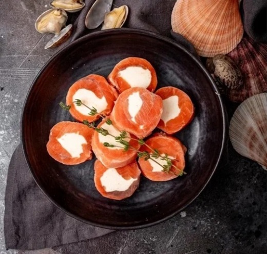 Фото Закусочки из с/с форели с сыром